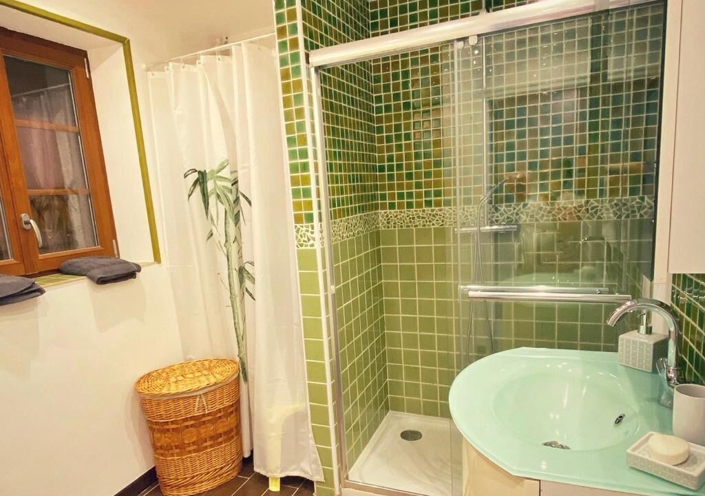 Photo of Bathroom in Chapelle-Guillaume