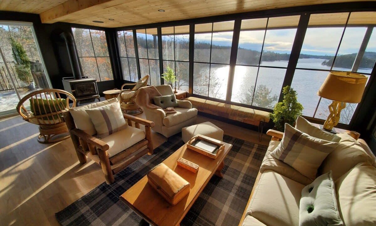 Photo of Livingroom in Val-des-Monts