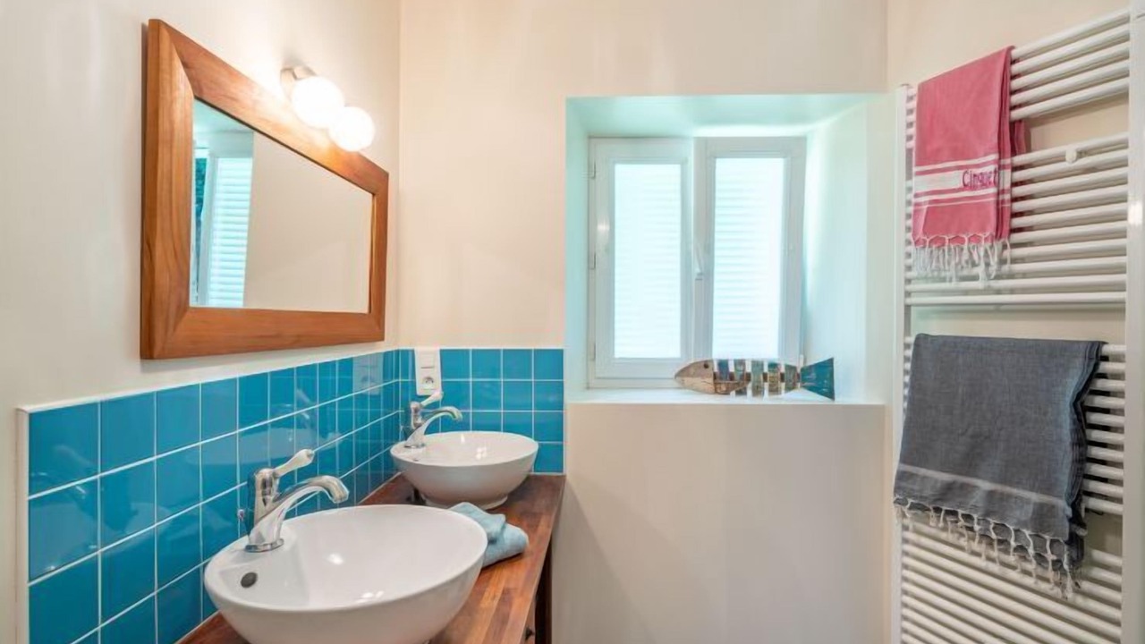 Photo of Bathroom in Esquibien