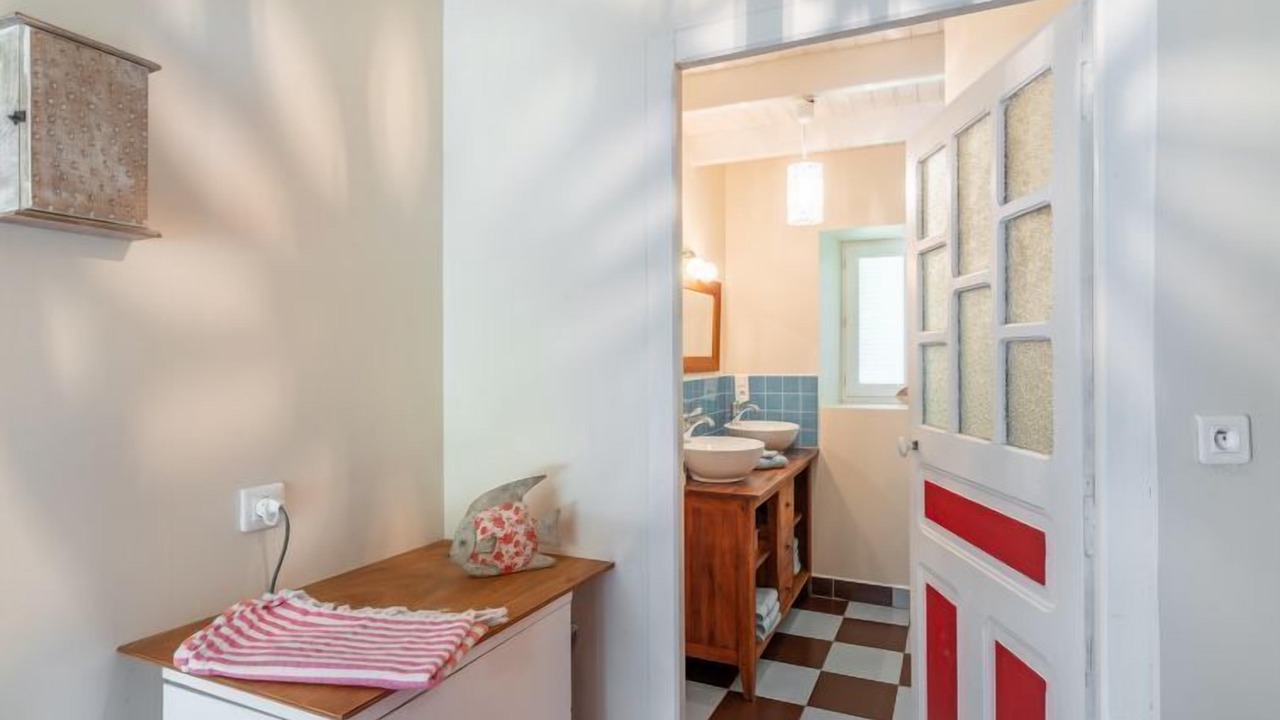 Photo of Bathroom in Esquibien