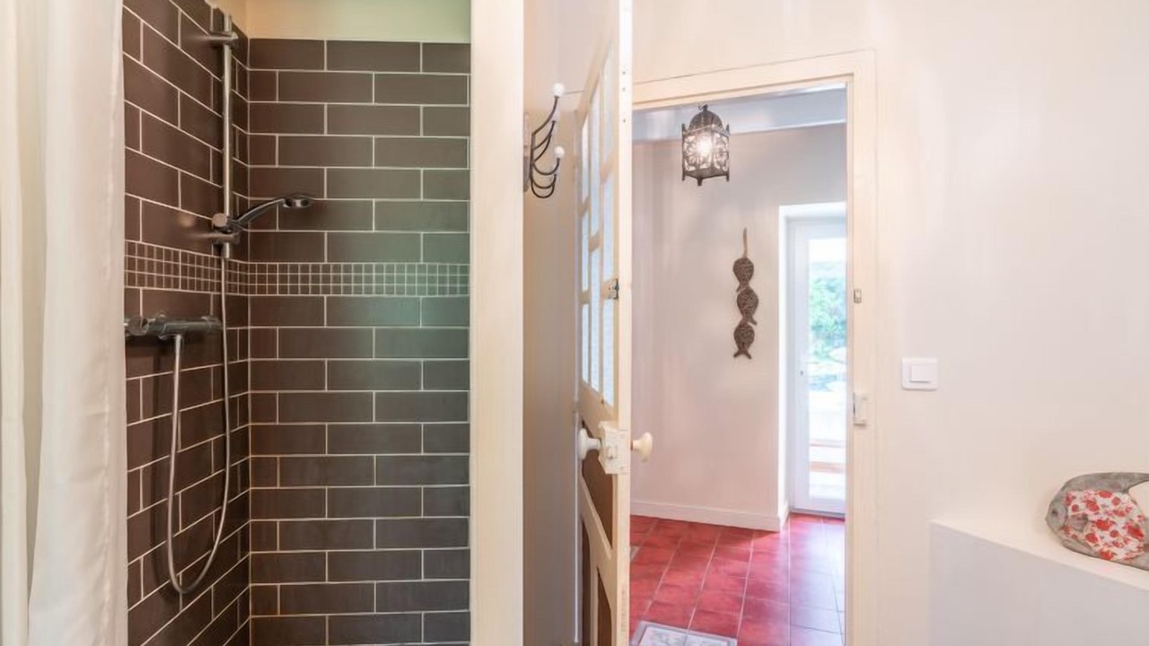 Photo of Bathroom in Esquibien