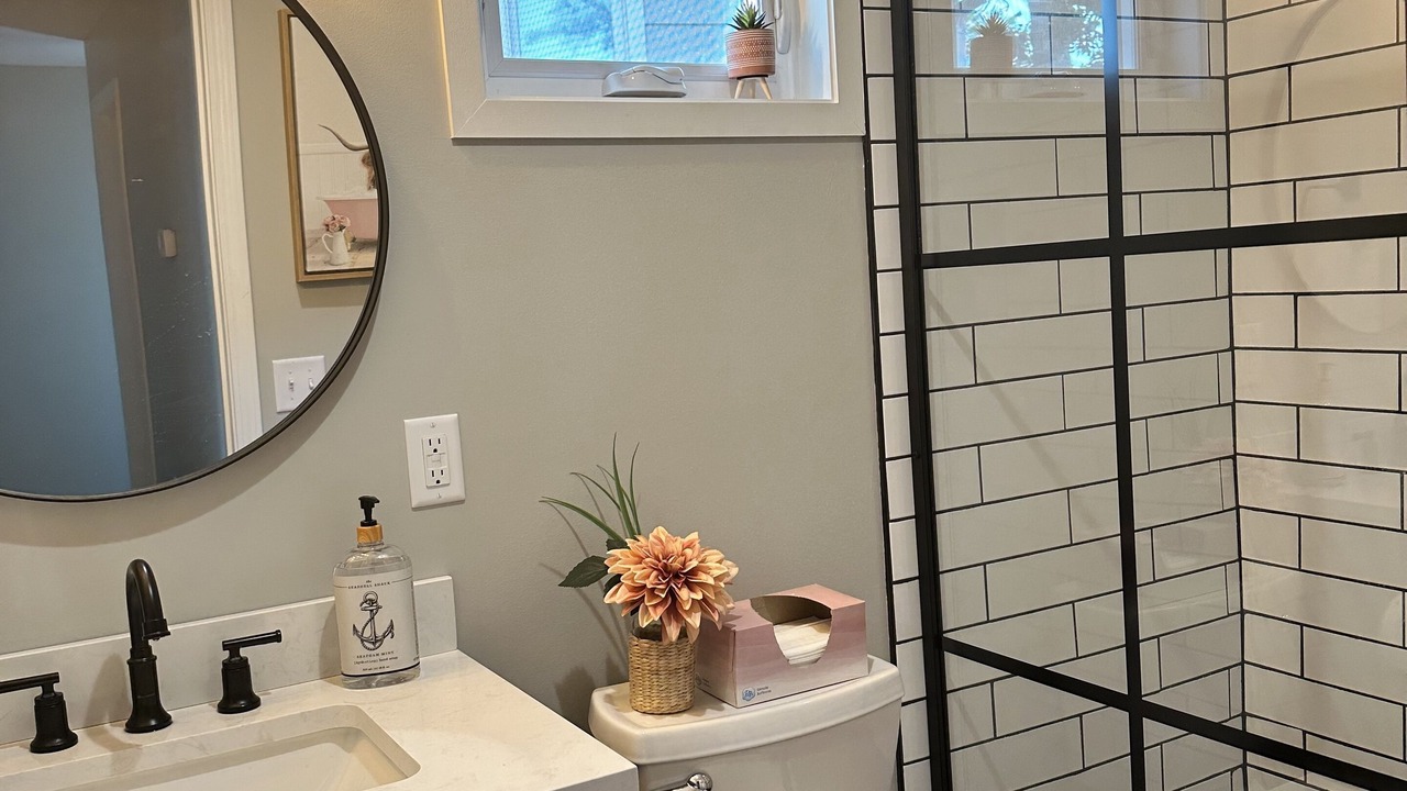 Photo of Bathroom in Paddock Lake
