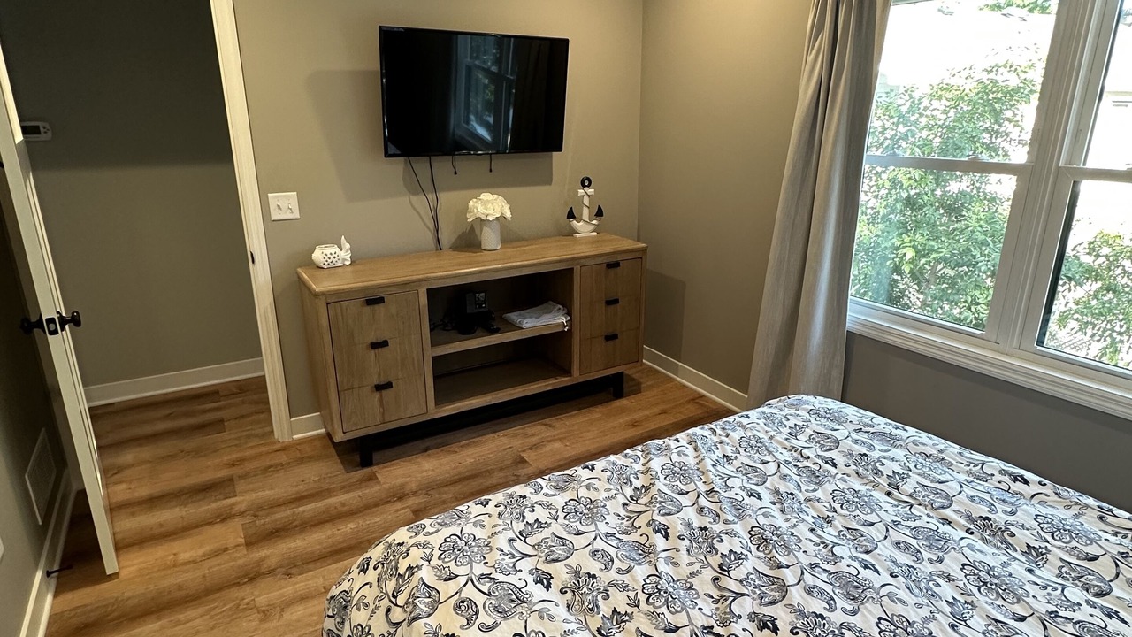 Photo of Bedroom in Paddock Lake