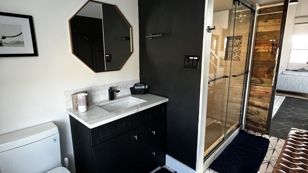 Photo of Bathroom in Point