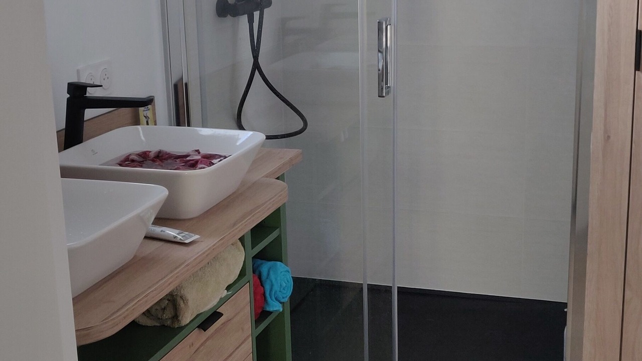 Photo of Bathroom in Sene