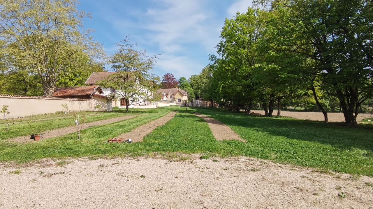 Photo of Outdoor in Peronnas