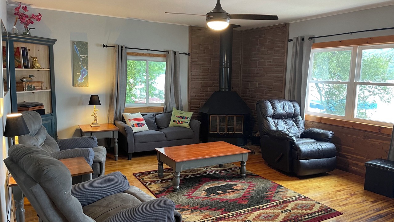 Photo of Bedroom in Town of Bellmont