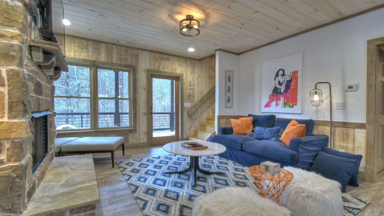 Photo of Livingroom in Foxfire Estates