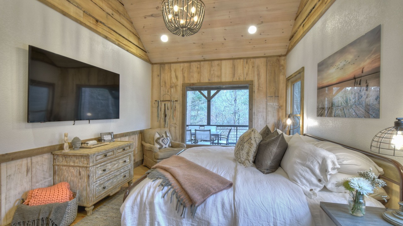 Photo of Bedroom in Foxfire Estates