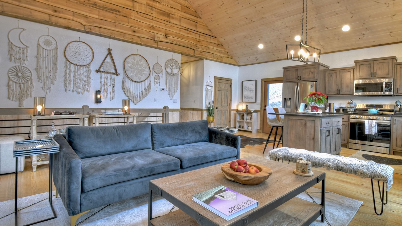 Photo of Livingroom in Foxfire Estates