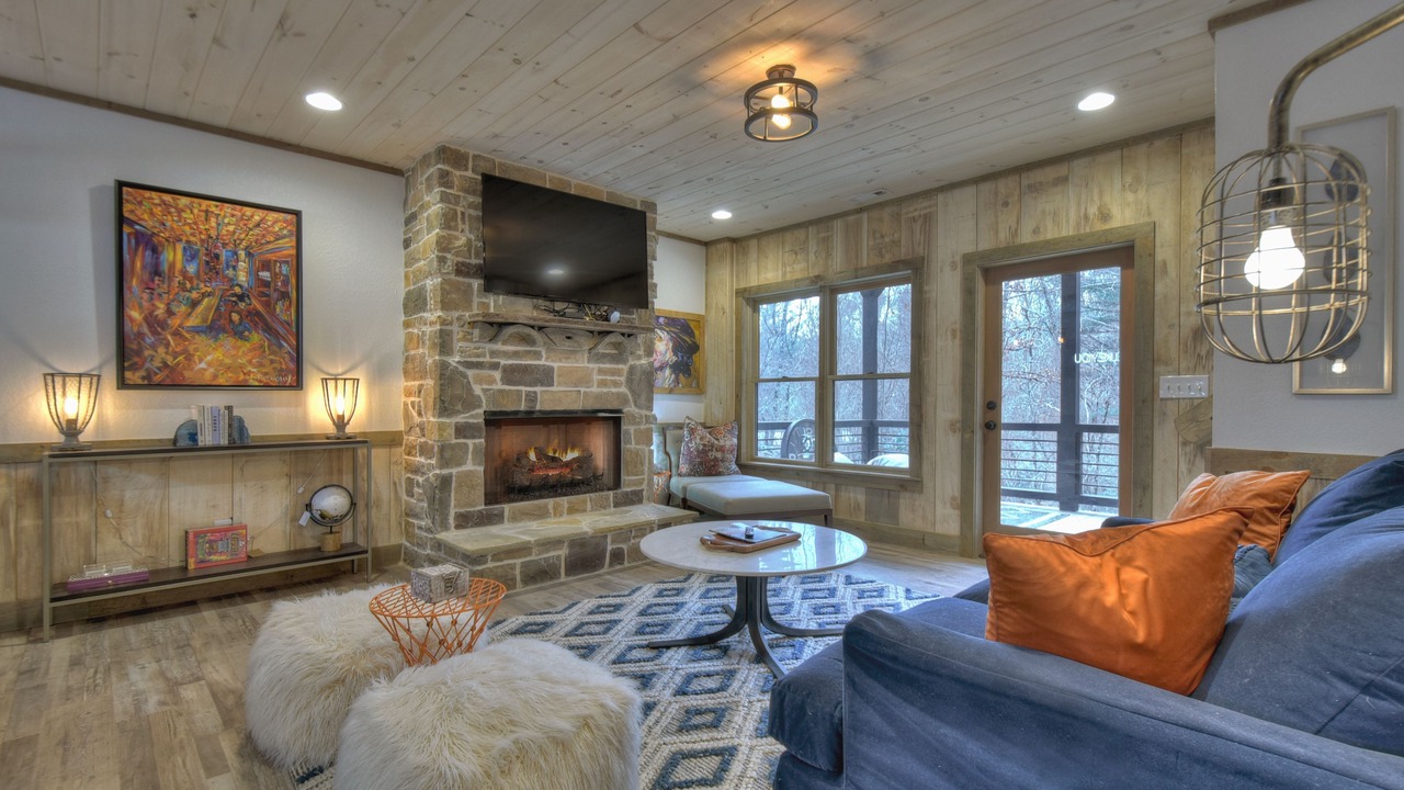 Photo of Livingroom in Foxfire Estates