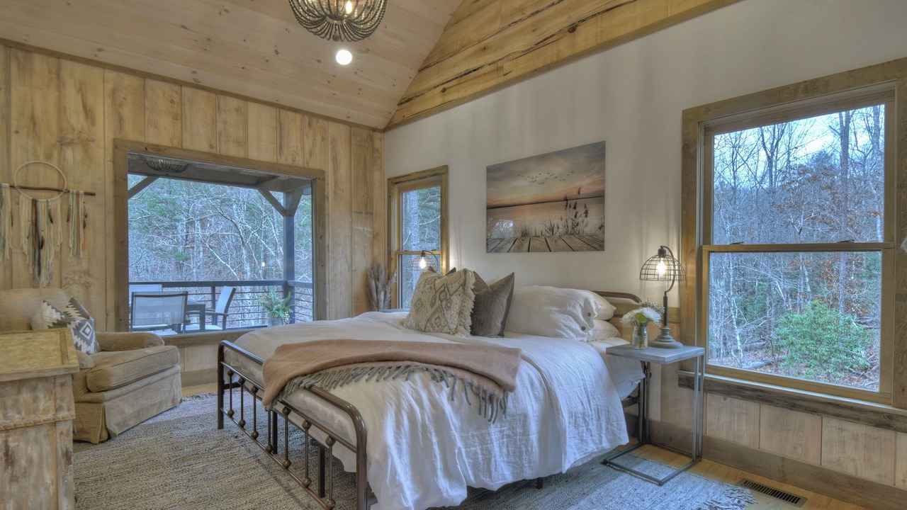 Photo of Bedroom in Foxfire Estates