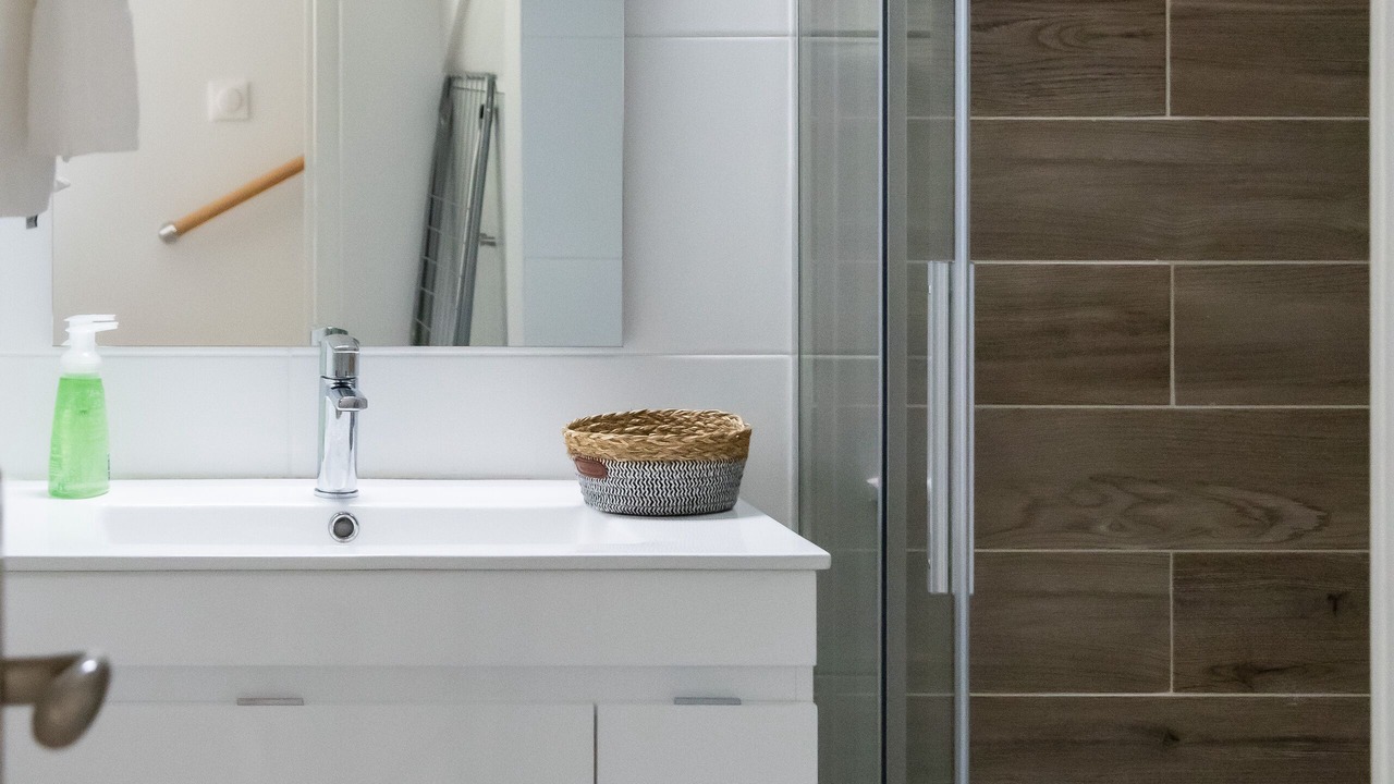 Photo of Bathroom in Fleurines