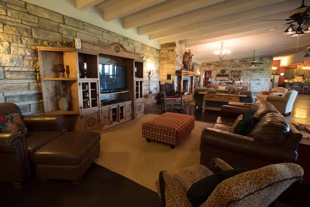 Photo of Livingroom in Whitney