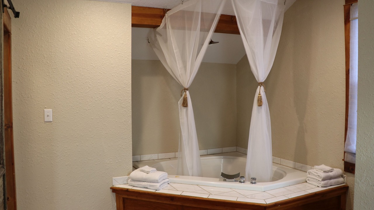 Photo of Bathroom in East Lawrence