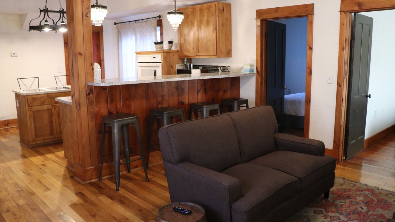 Photo of Livingroom in East Lawrence