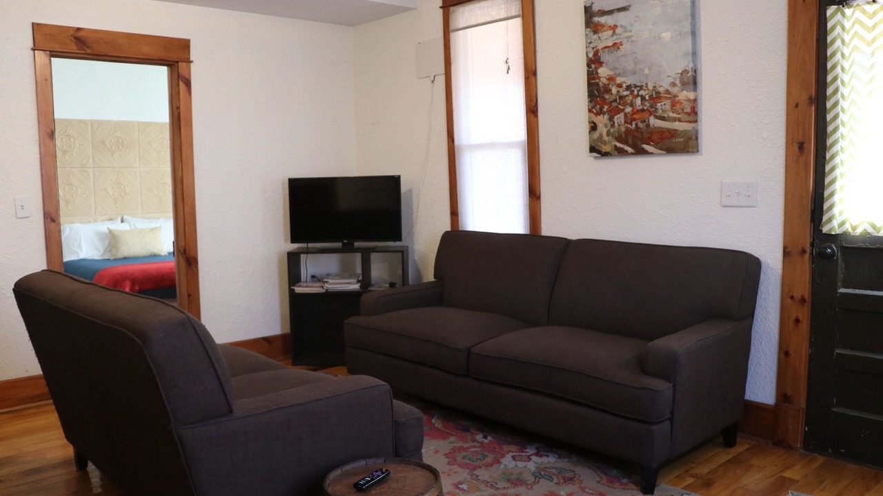 Photo of Livingroom in East Lawrence