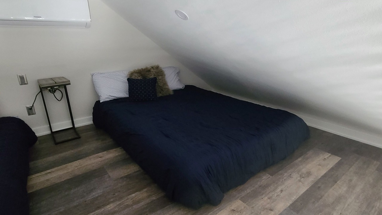 Photo of Bedroom in Lee County