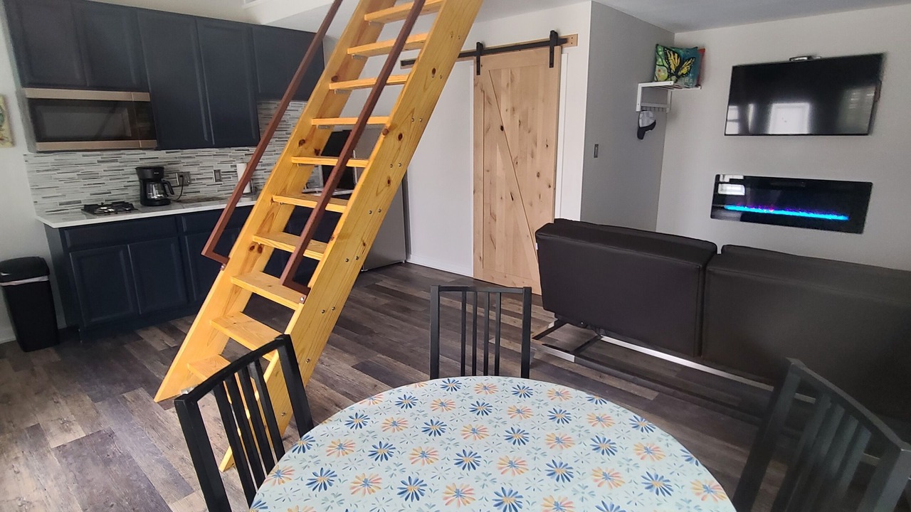 Photo of Livingroom in Lee County