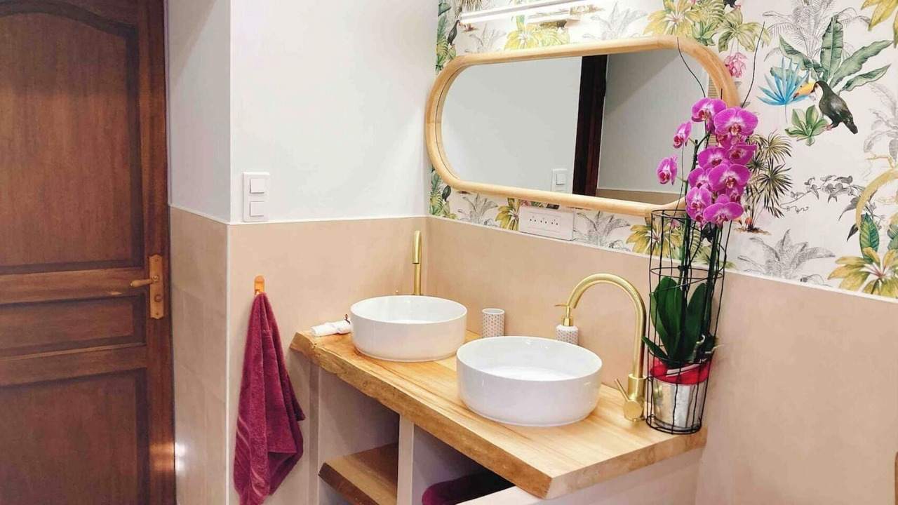 Photo of Bathroom in Saint-Aignan