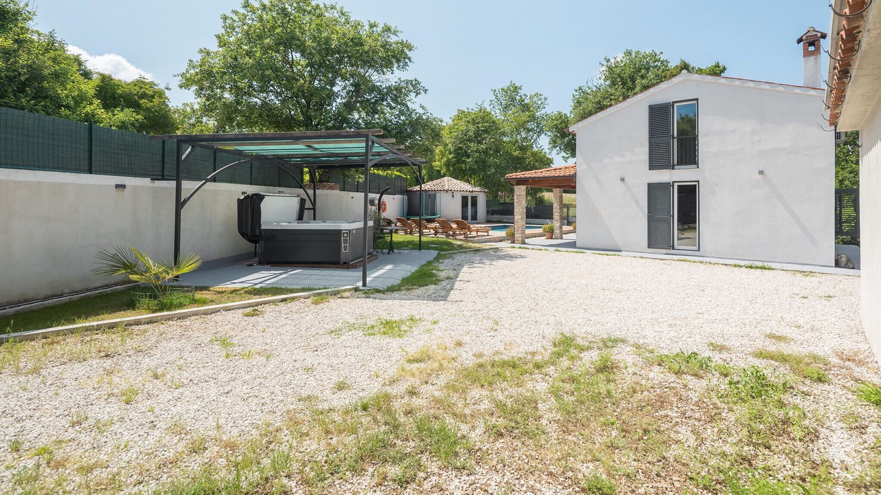 Photo of Outdoor in Zminj