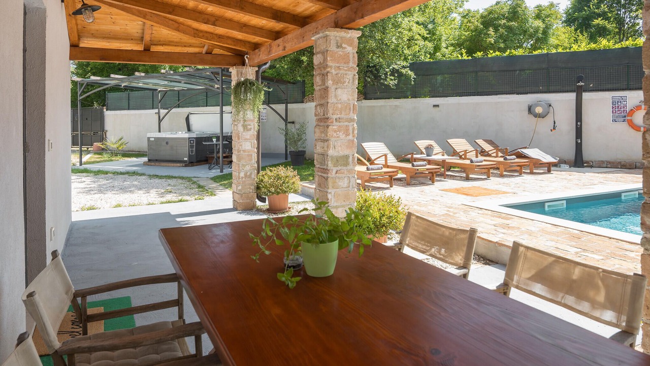 Photo of Outdoor in Zminj