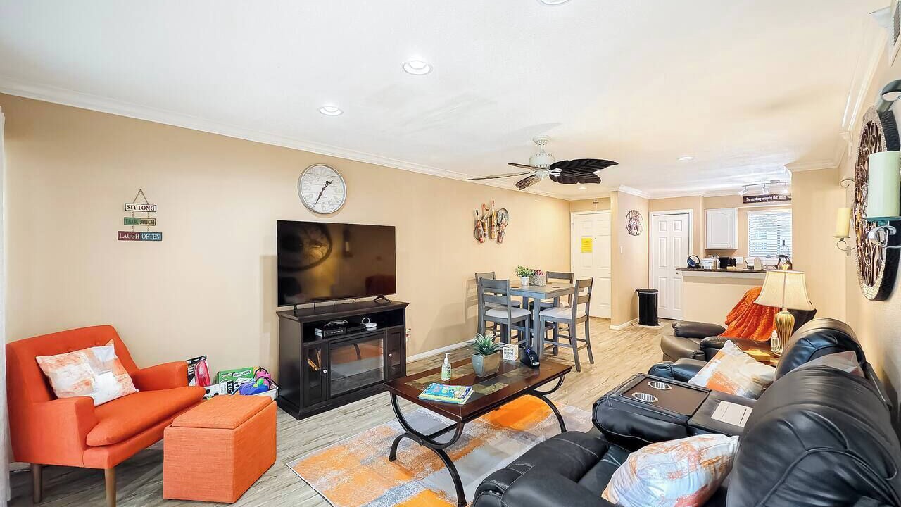 Photo of Livingroom in Walden on Lake Conroe