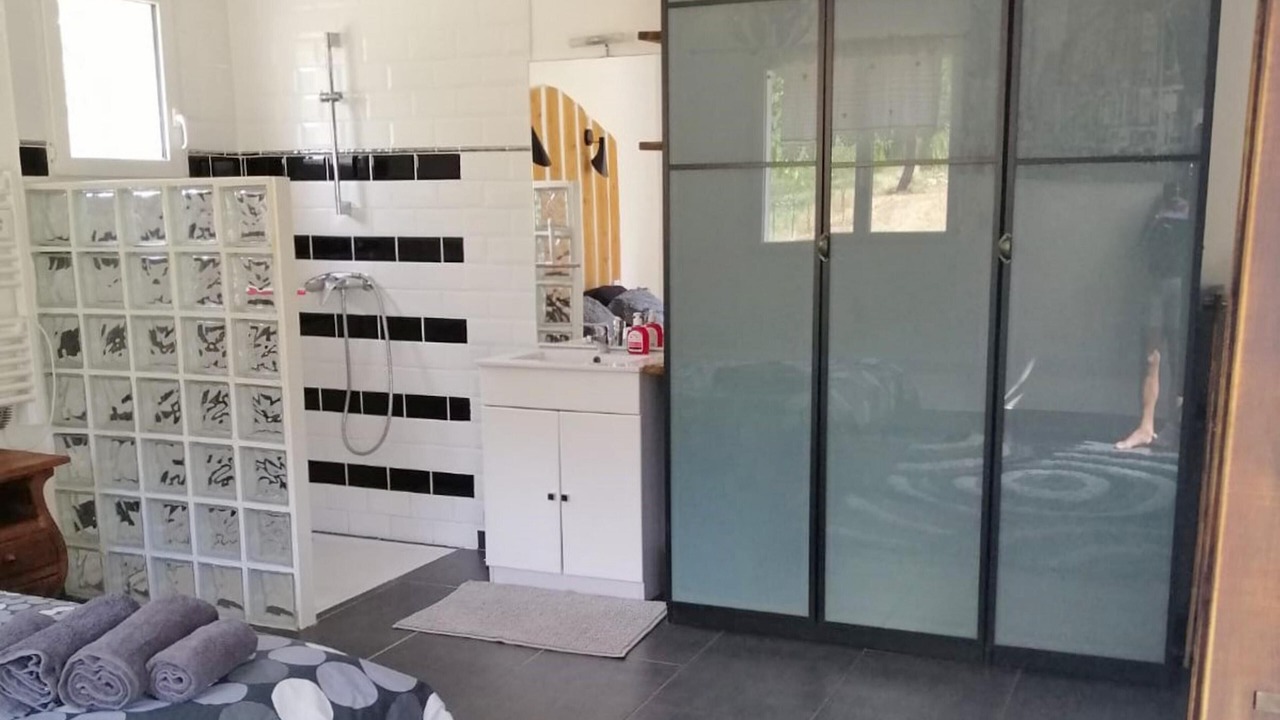 Photo of Bathroom in Massebœuf