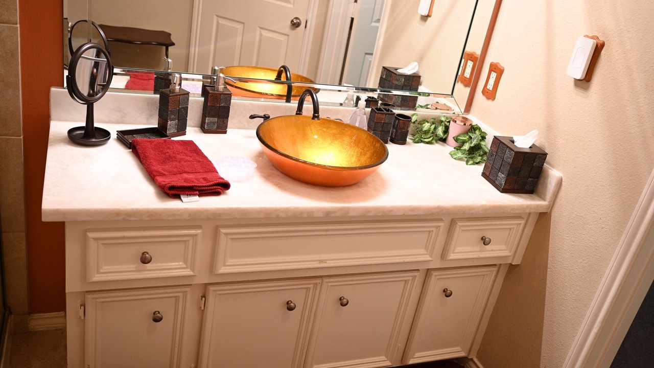 Photo of Bathroom in George Bush Park/Eldridge