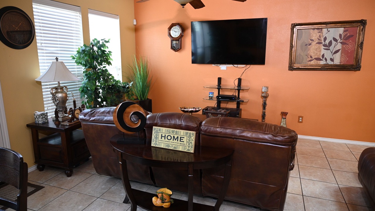 Photo of Livingroom in George Bush Park/Eldridge