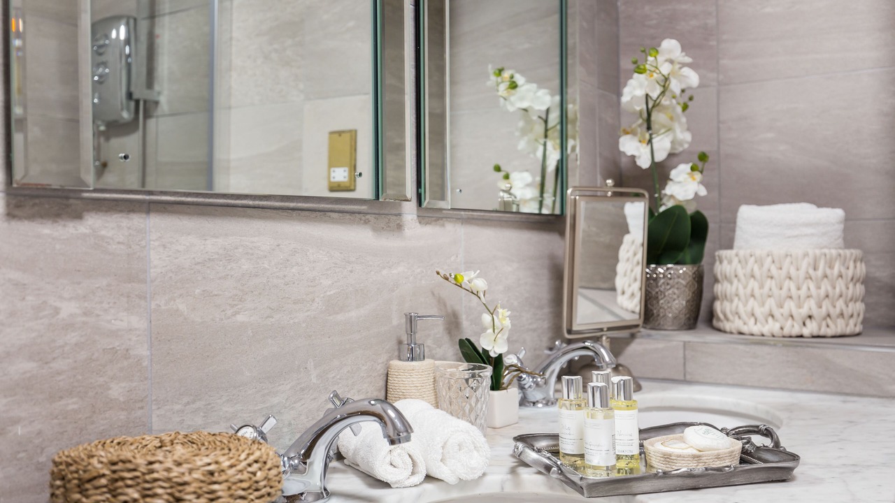 Photo of Others in Mayfair