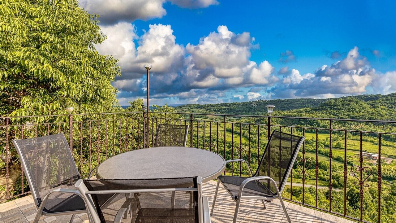 Photo of Outdoor in Pican