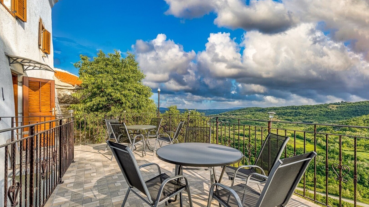 Photo of Outdoor in Pican
