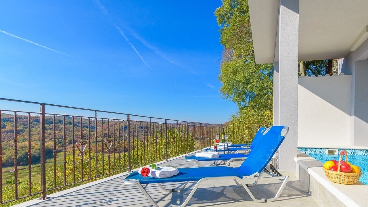Photo of Outdoor in Pican