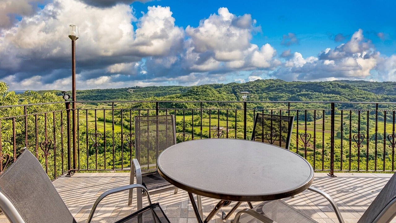 Photo of Outdoor in Pican