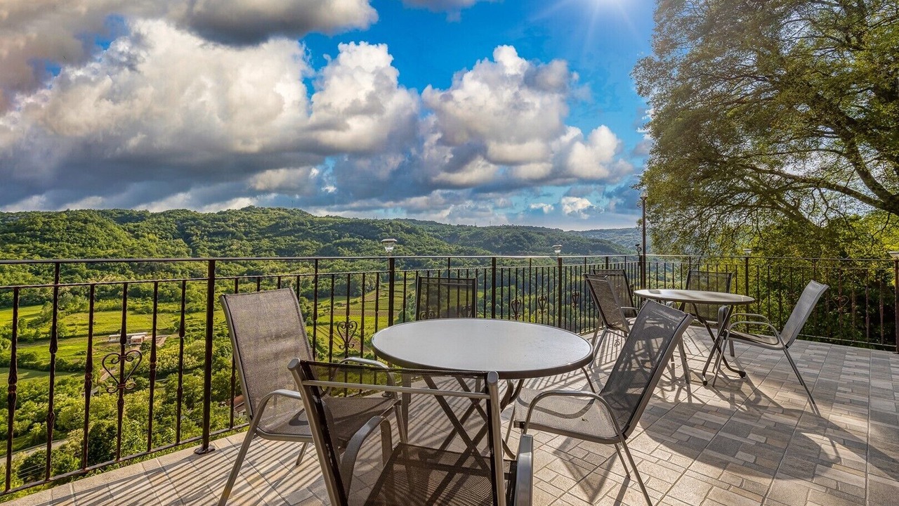 Photo of Outdoor in Pican
