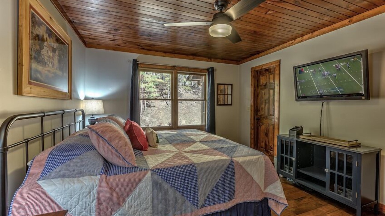 Photo of Bedroom in East Ellijay