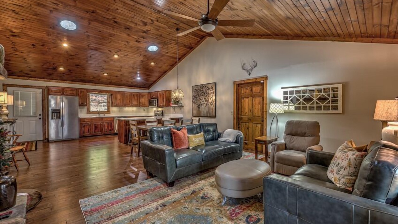 Photo of Livingroom in East Ellijay