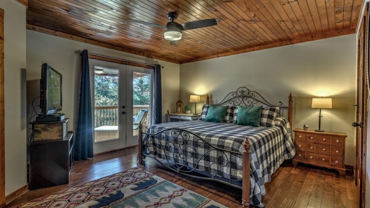 Photo of Bedroom in East Ellijay