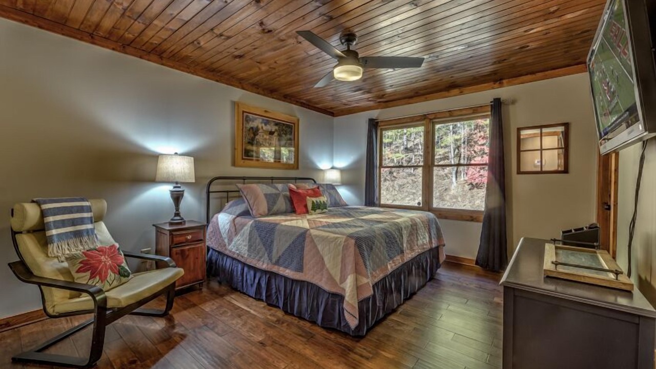 Photo of Bedroom in East Ellijay