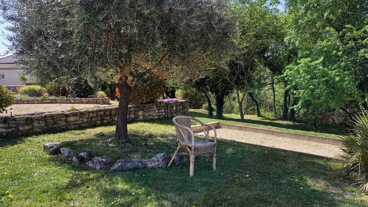 Photo of Outdoor in Banne