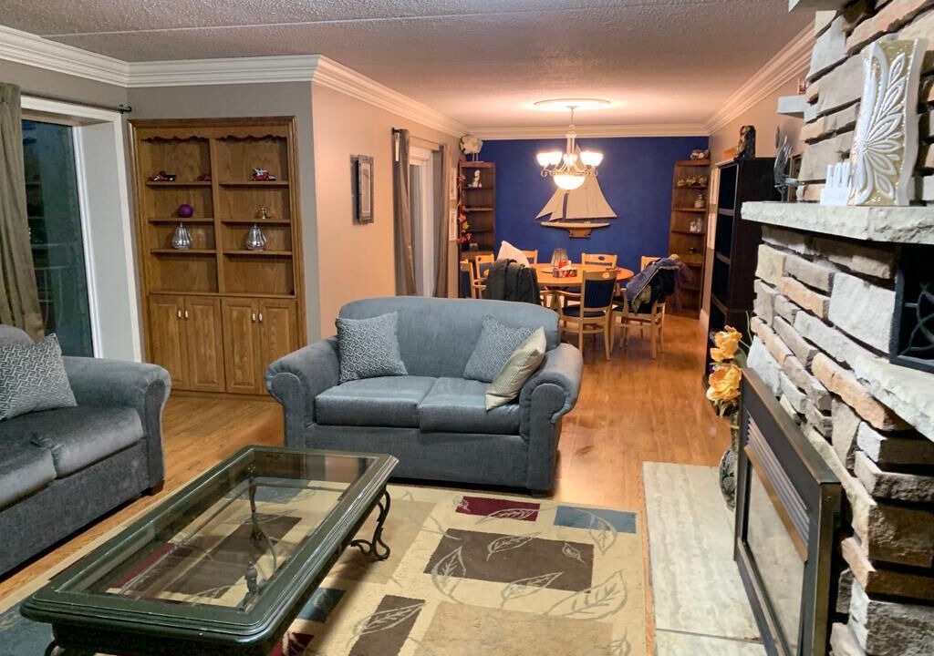 Photo of Livingroom in Colpoys Bay
