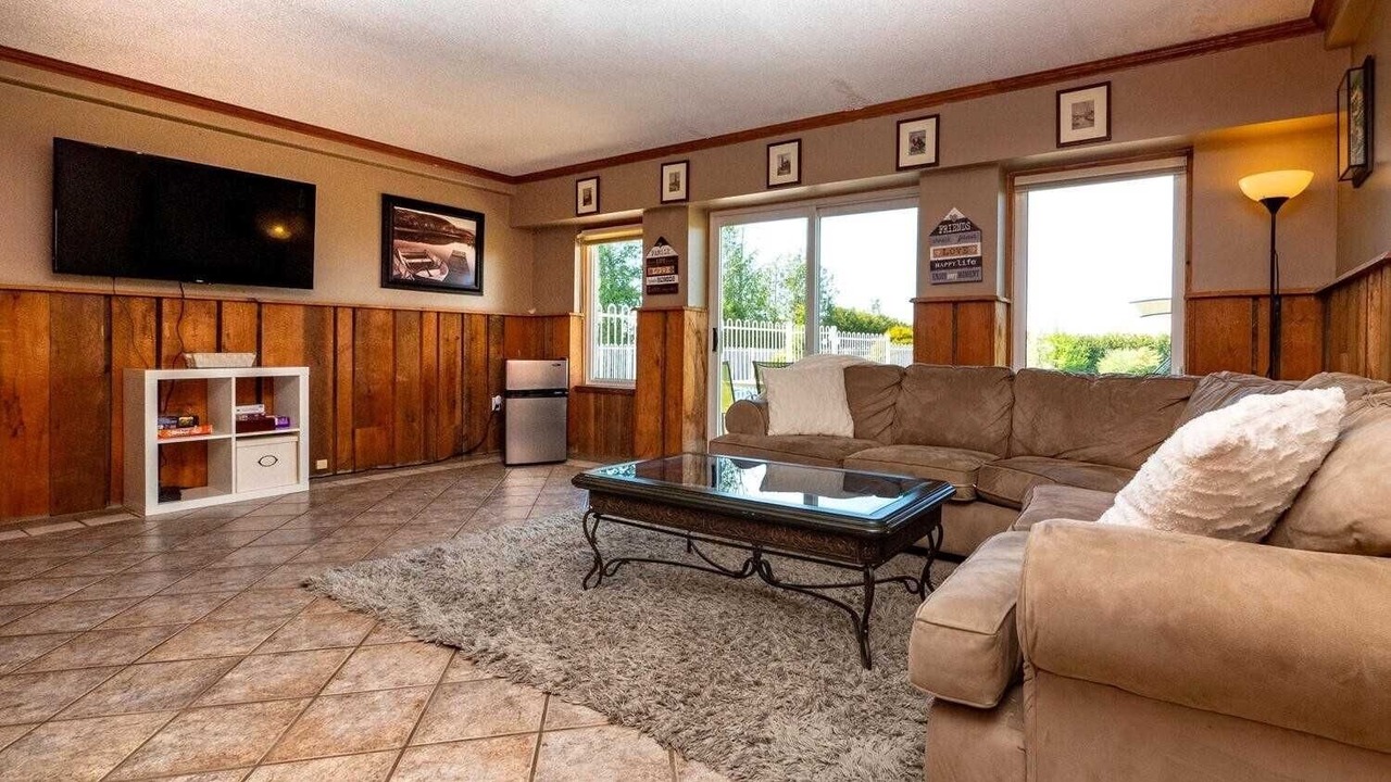 Photo of Livingroom in Colpoys Bay