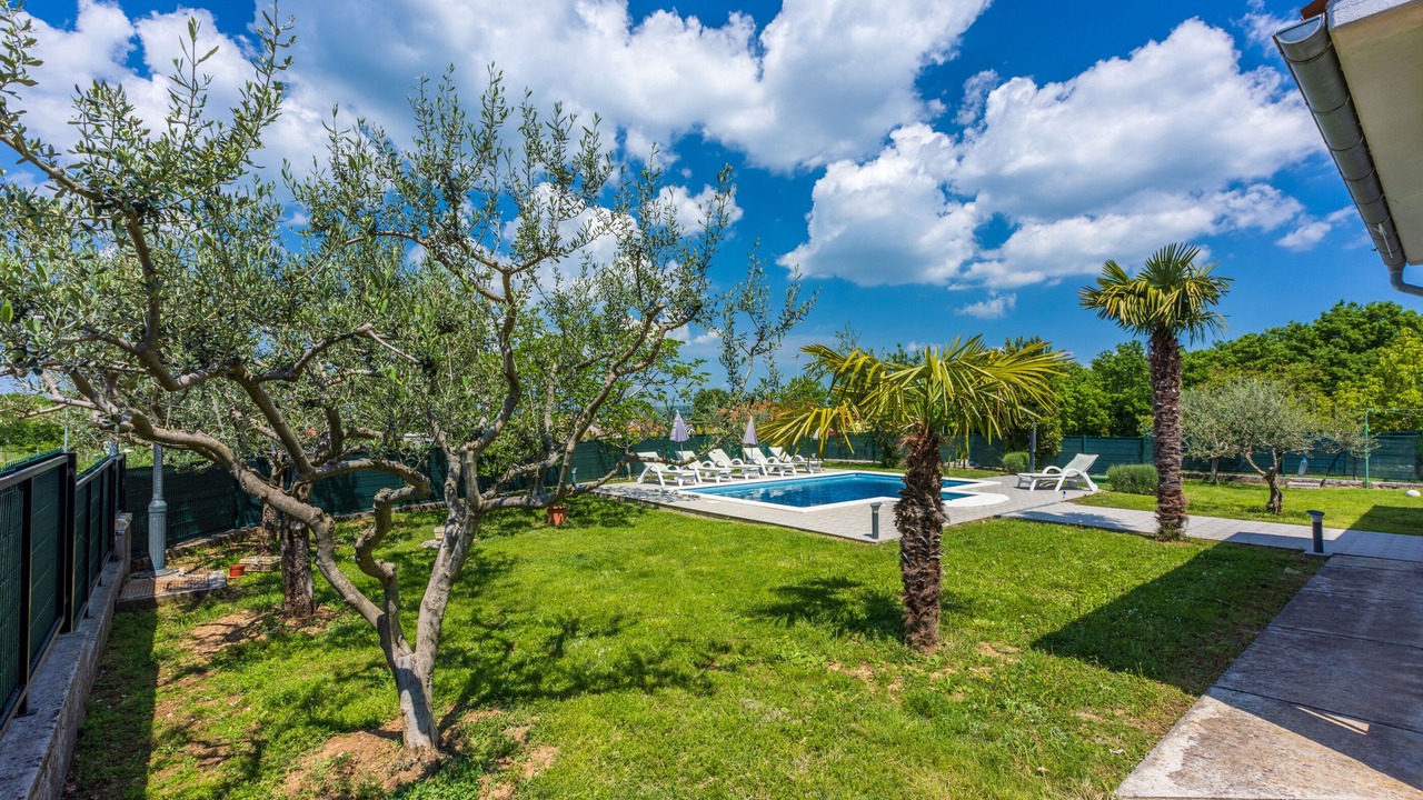 Photo of Outdoor in Rogocana