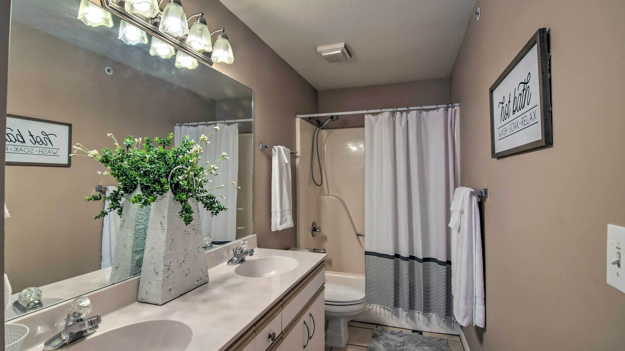 Photo of Bathroom in Branson