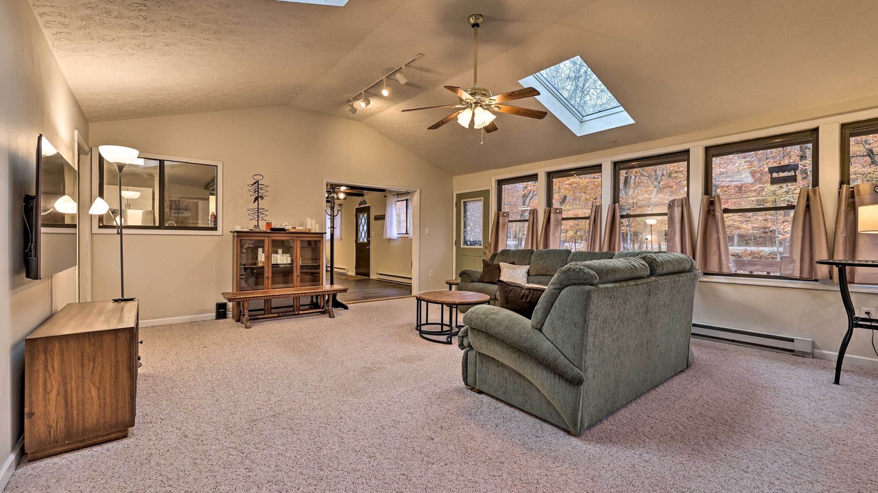 Photo of Livingroom in Gouldsboro
