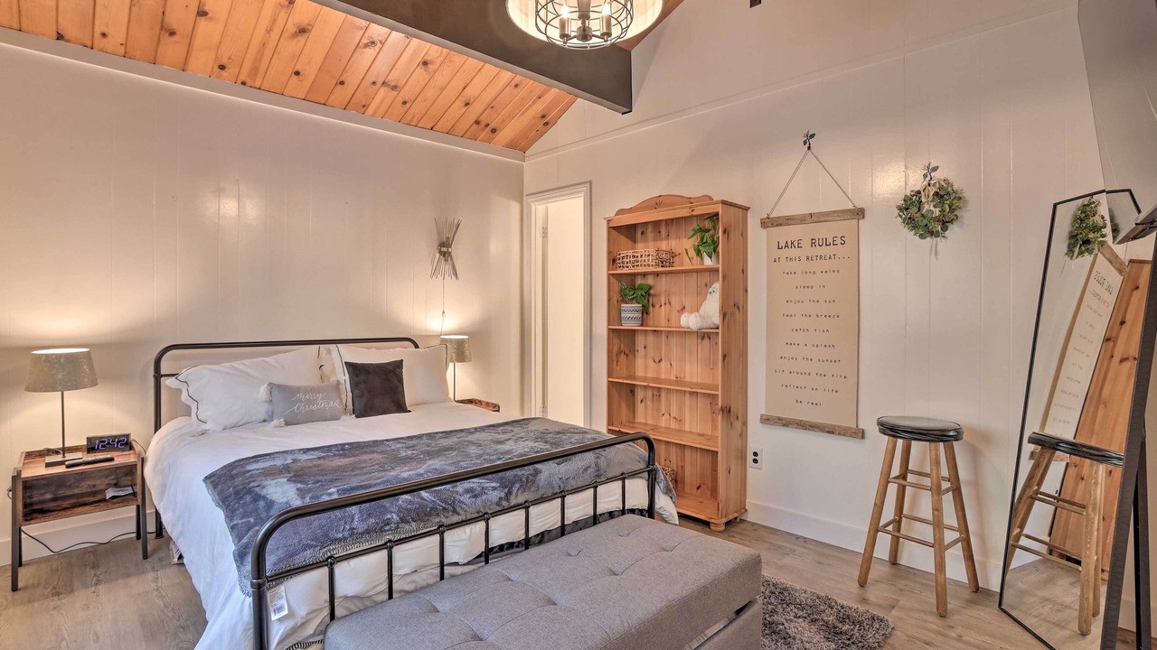 Photo of Bedroom in Running Springs