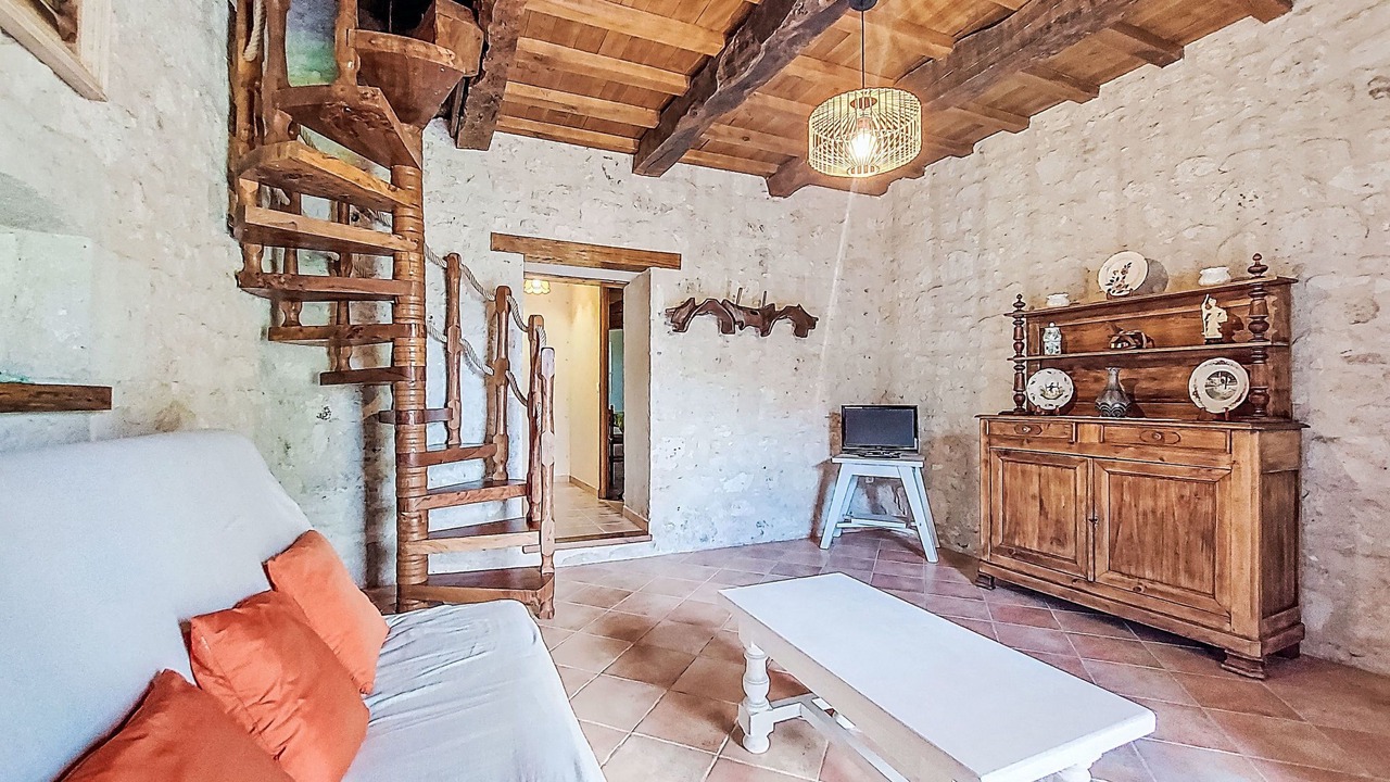 Photo of Livingroom in Dondas