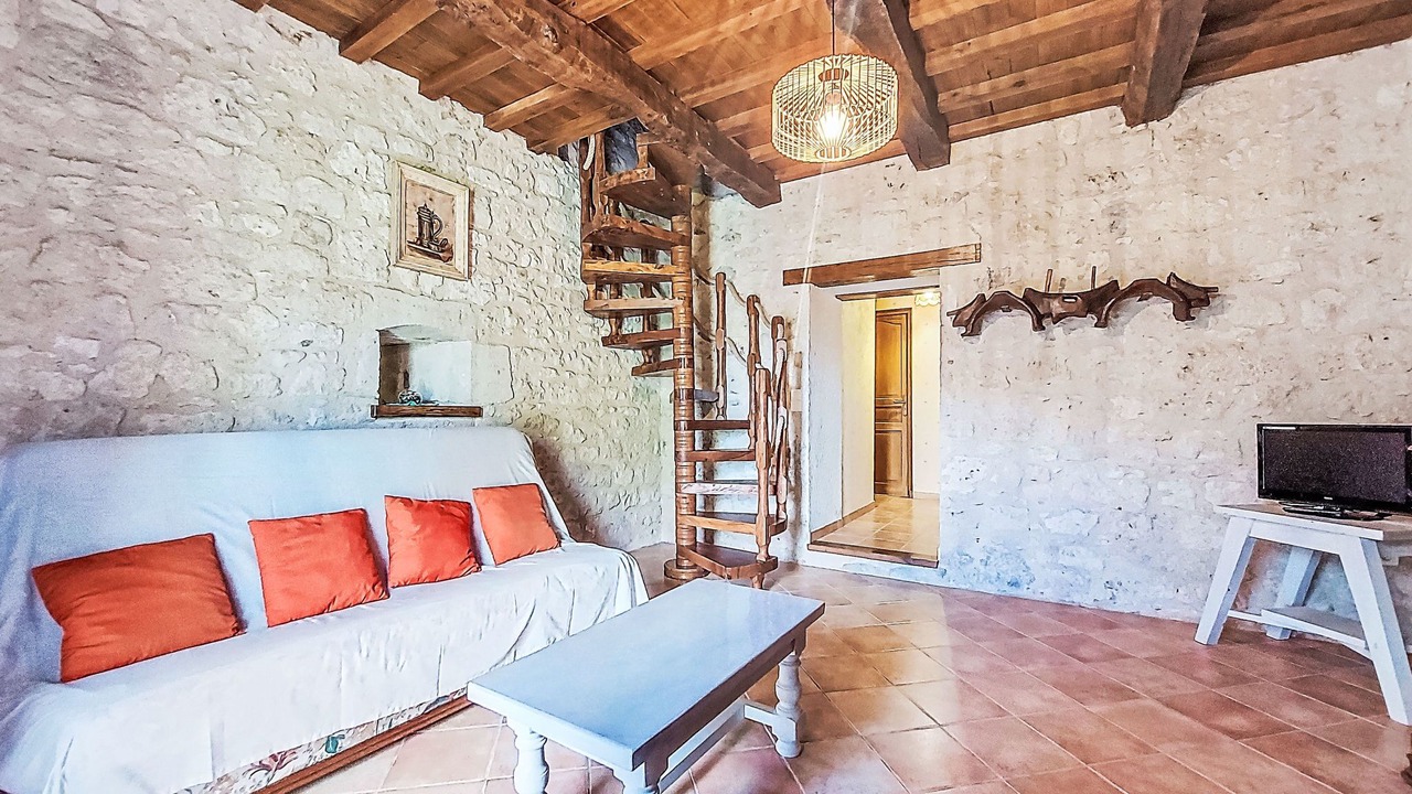 Photo of Livingroom in Dondas