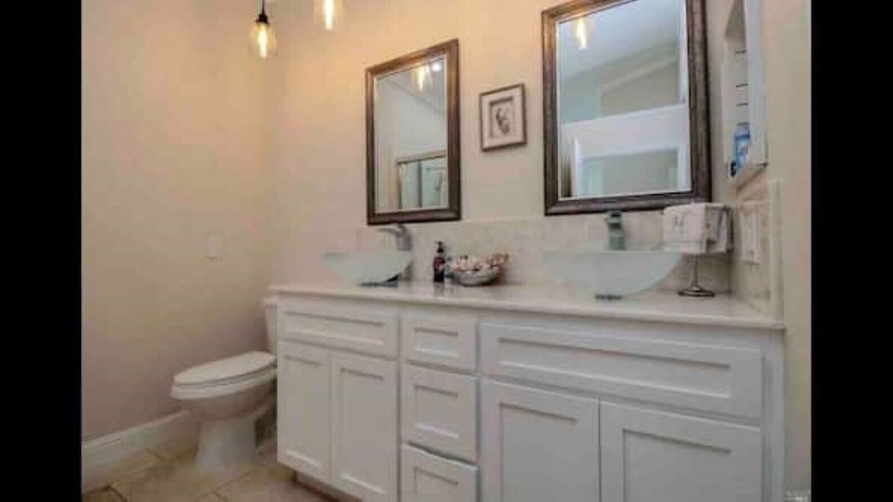 Photo of Bathroom in Nut Tree